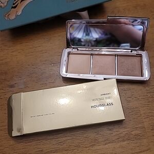 Hourglass Ambient Lighting Palette - Volume 2 New in Box.